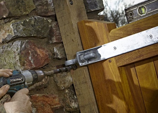 réparation de portail en bois